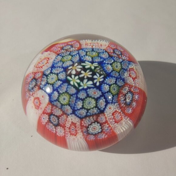 MURANO ART GLASS TINY MILLEFIORE RED WHITE BLUE DAISY FLORAL PAPERWEIGHT Vintage - Picture 4 of 8
